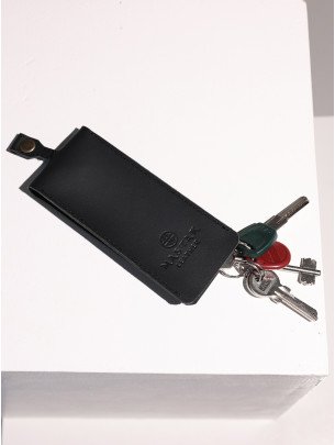 Шкіряна ключниця у класичному чорному