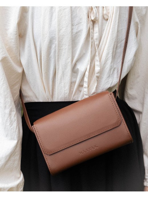 Жіноча шкіряна сумка "Черемош" у лімітованому коньячному Жіноча шкіряна сумка "Черемош" у лімітованому коньячному