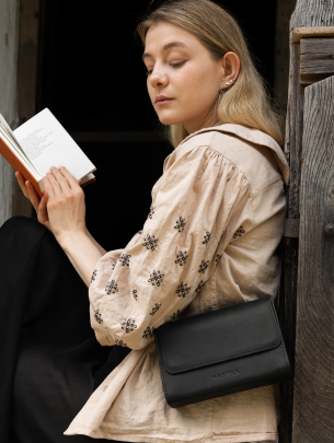 Жіноча шкіряна сумка "Черемош"  у лімітованому чорному