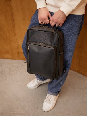 Рюкзаки чоловічі шкіряні 