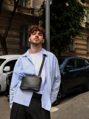 Чоловіча бананка "Темп" шкіряна чорна 