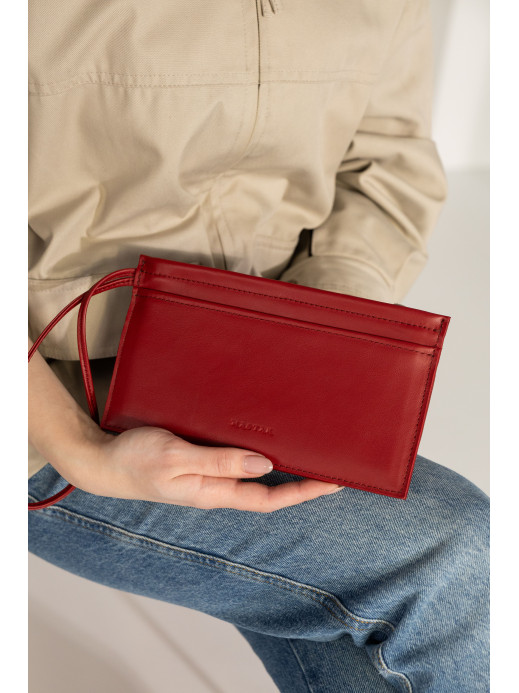 Шкіряний клатч з ремінцем червоний Шкіряний клатч з ремінцем червоний