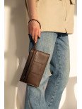 Шкіряний клатч з ремінцем коричневий