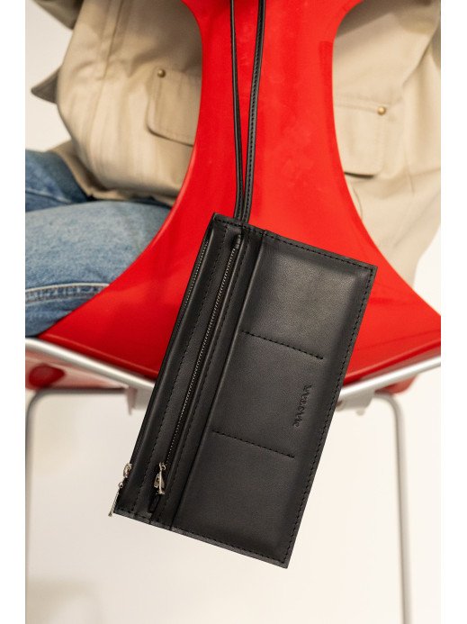 Шкіряний клатч з ремінцем чорний 