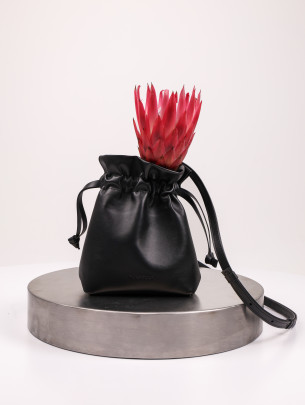 Жіноча сумка-мішечок "Цвіт" чорна 