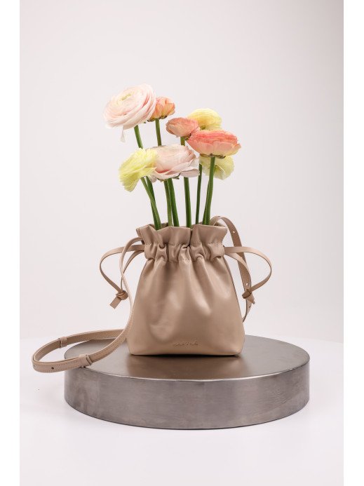 Жіноча сумка-мішечок "Цвіт" ванільна молочна