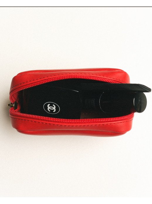 Шкіряна міні-косметичка у лімітованому червоному Шкіряна міні-косметичка у лімітованому червоному