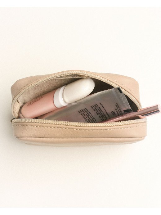 Шкіряна міні-косметичка у лімітованому молочному Шкіряна міні-косметичка у лімітованому молочному