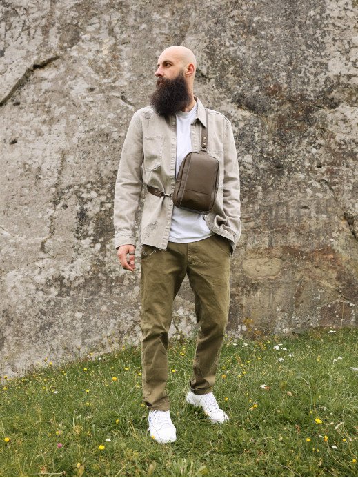 Чоловіча шкіряна сумка "Люксембург" у лімітованому мілітарі