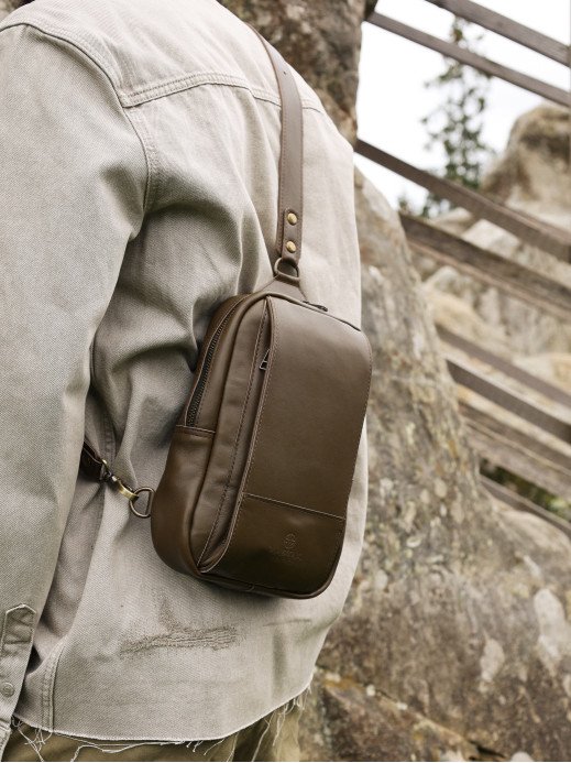 Чоловіча шкіряна сумка "Люксембург" у лімітованому мілітарі