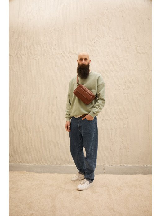 Чоловіча шкіряна бананка "Київ" у лімітованому коньячному Чоловіча шкіряна бананка "Київ" у лімітованому коньячному