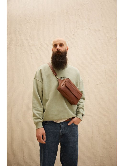 Чоловіча шкіряна бананка "Київ" у лімітованому коньячному Чоловіча шкіряна бананка "Київ" у лімітованому коньячному