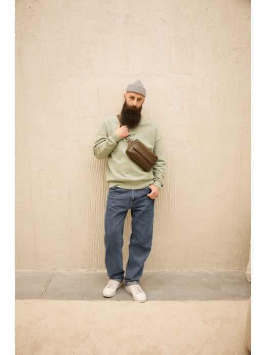 Чоловіча шкіряна бананка "Київ" у лімітованому мілітарі Чоловіча шкіряна бананка "Київ" у лімітованому мілітарі