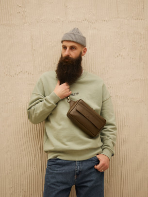 Чоловіча шкіряна бананка "Київ" у лімітованому мілітарі