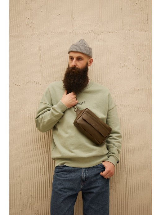 Чоловіча шкіряна бананка "Київ" у лімітованому мілітарі Чоловіча шкіряна бананка "Київ" у лімітованому мілітарі