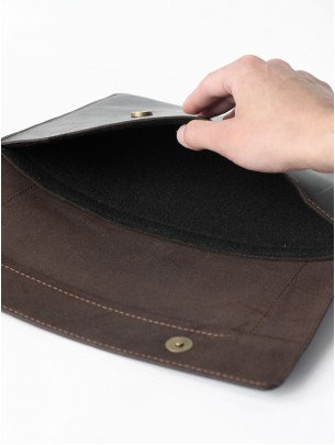 Шкіряний чохол для ноутбука у вінтажному коричневому Шкіряний чохол для ноутбука у вінтажному коричневому