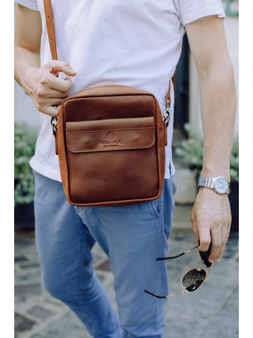 Чоловіча шкіряна сумка під документи у вінтажному коньячному Чоловіча шкіряна сумка під документи у вінтажному коньячному