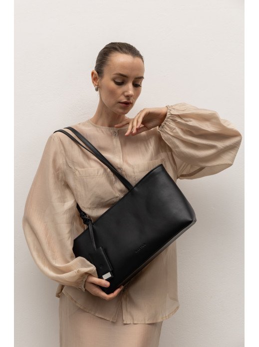 Жіноча сумка "Фрагмент" шкіряна чорна Жіноча сумка "Фрагмент" шкіряна чорна