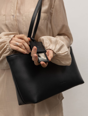 Жіноча сумка "Фрагмент" шкіряна чорна 