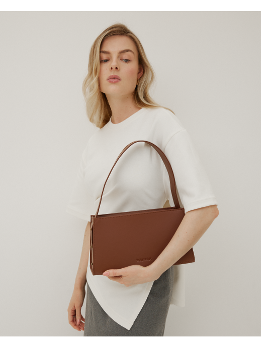 Жіноча шкіряна сумка "Турин" у лімітованому коньячному Жіноча шкіряна сумка "Турин" у лімітованому коньячному