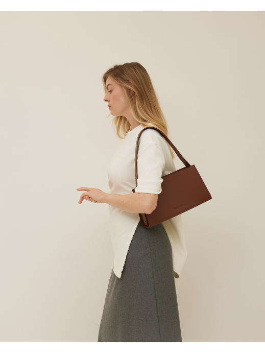 Жіноча шкіряна сумка "Турин" у лімітованому коньячному Жіноча шкіряна сумка "Турин" у лімітованому коньячному