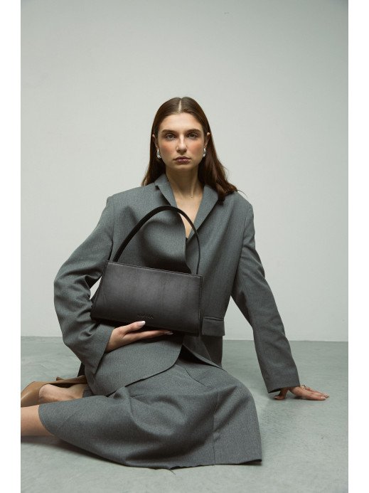 Жіноча шкіряна сумка "Турин" у лімітованому чорному Жіноча шкіряна сумка "Турин" у лімітованому чорному