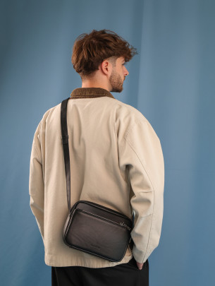 Чоловіча сумка "Ритм" формат S чорна шкіряна