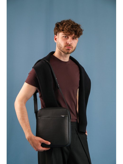 Чоловіча сумка "Ритм" формат M чорна шкіряна Чоловіча сумка "Ритм" формат M чорна шкіряна