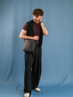 Чоловіча сумка "Ритм" формат M чорна шкіряна