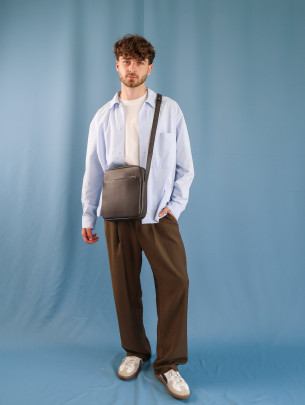 Чоловіча сумка "Ритм" формат M коричнева шкіряна