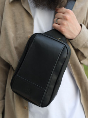 Чоловіча шкіряна сумка "Люксембург" у лімітованому чорному